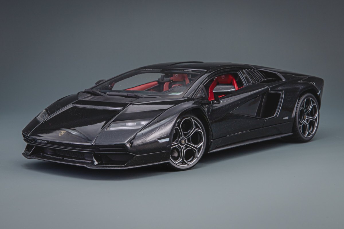 2021 Countach LPI 800-4 Black: No package: Image 6