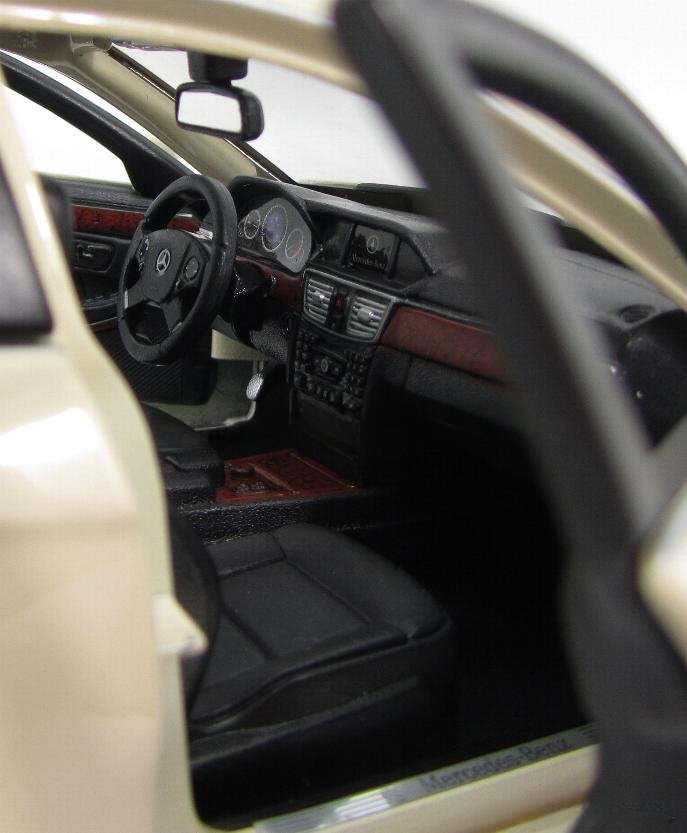 2009 E-Class (W212) Beige: No package: Image 7