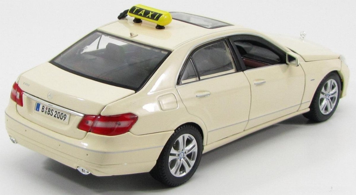2009 E-Class (W212) Beige: No package: Image 2
