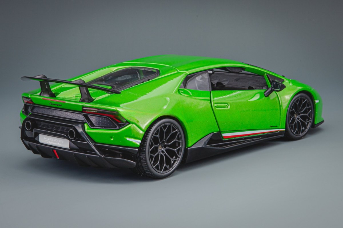 2018 Huracan Performante Green: No package: Image 7