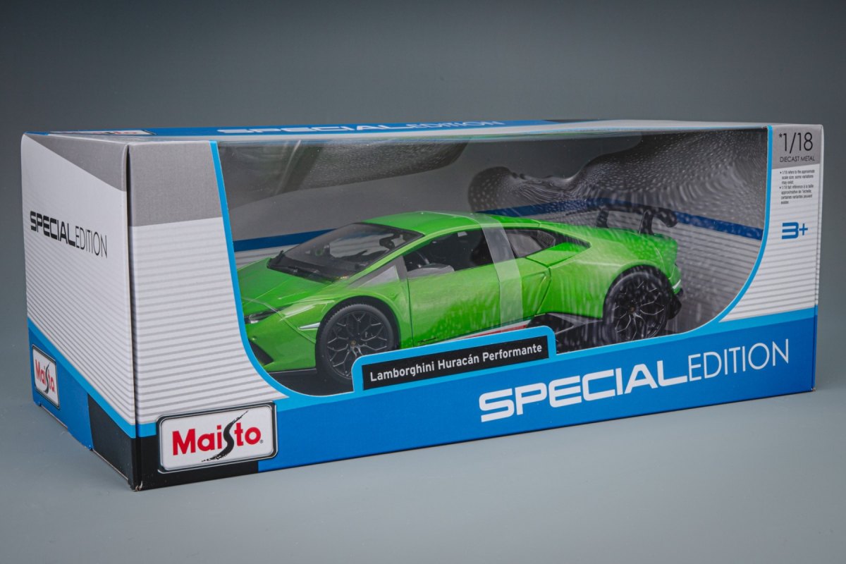 2018 Huracan Performante Green: No package: Image 9