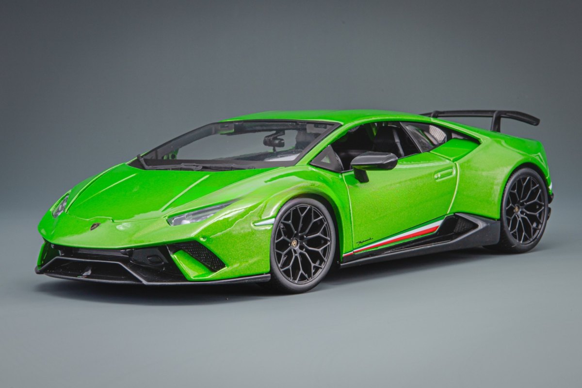 2018 Huracan Performante Green: No package: Image 6