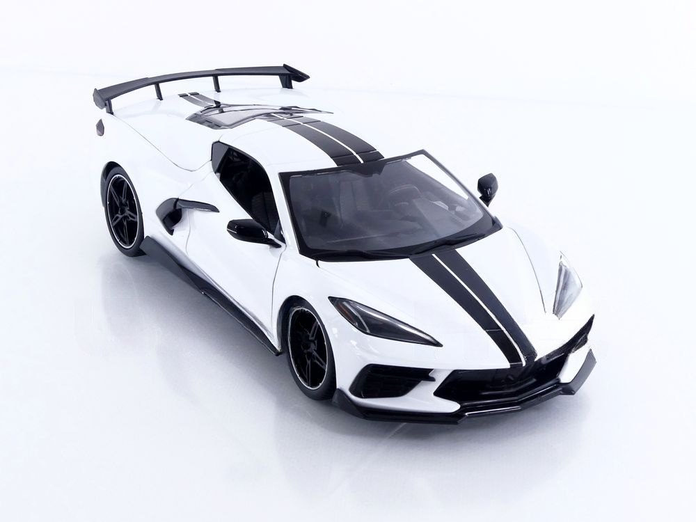 2020 Corvette Stingray (C8) Black: No package: Image 13