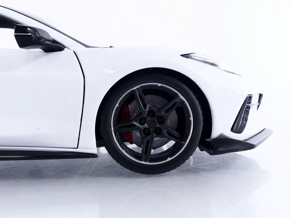 2020 Corvette Stingray (C8) Black: No package: Image 12