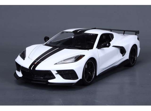 2020 Corvette Stingray (C8) Black: No package: Image 3