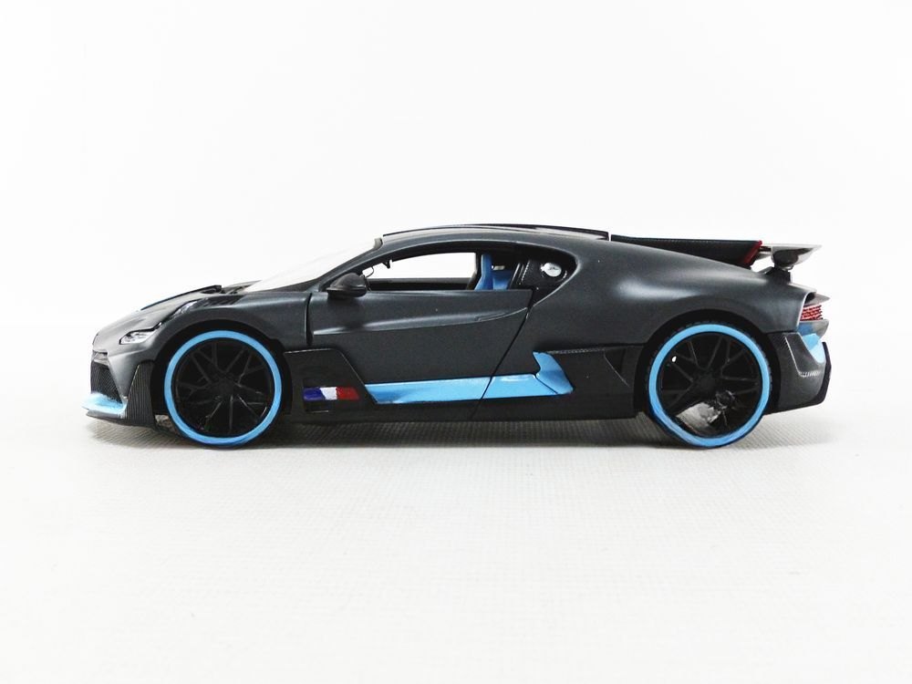 2018 Divo Black: No package: Image 2