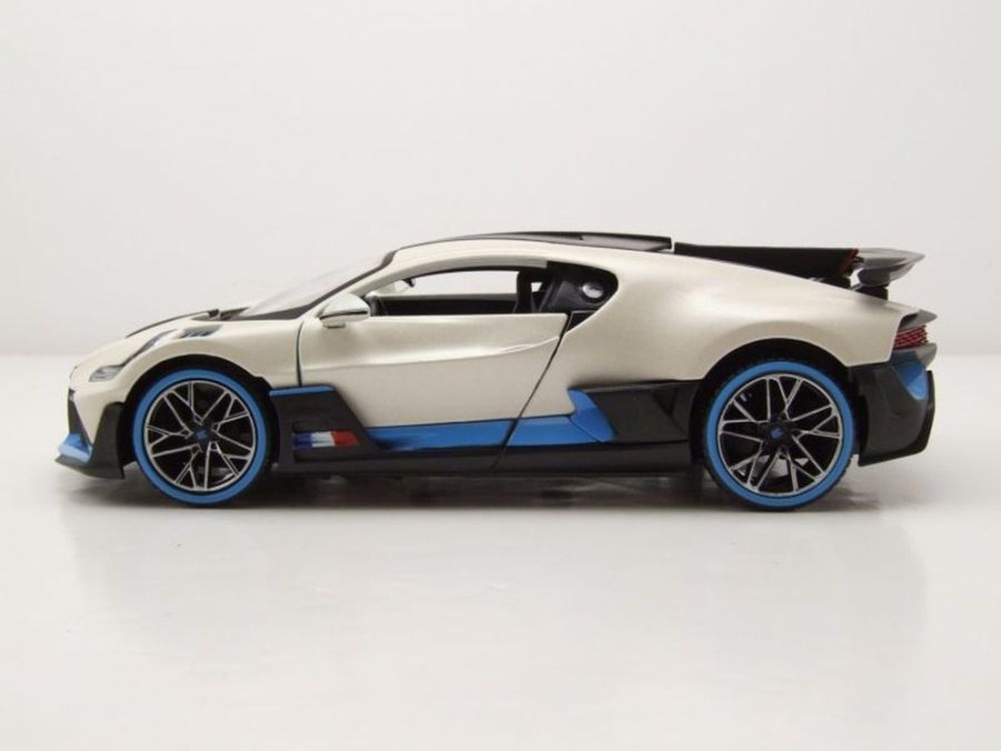 2018 Divo White: No package: Image 10