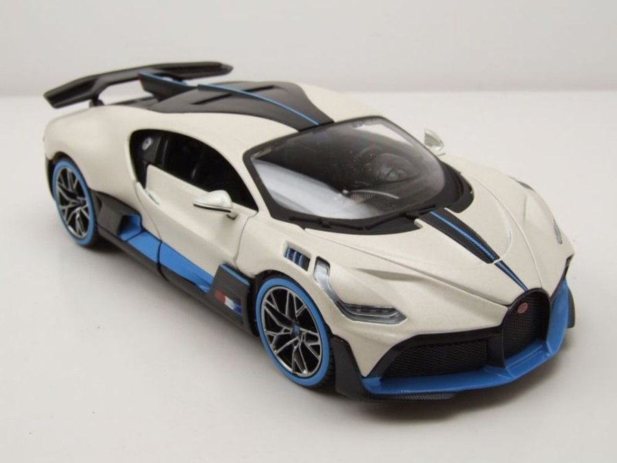 2018 Divo White: No package: Image 15