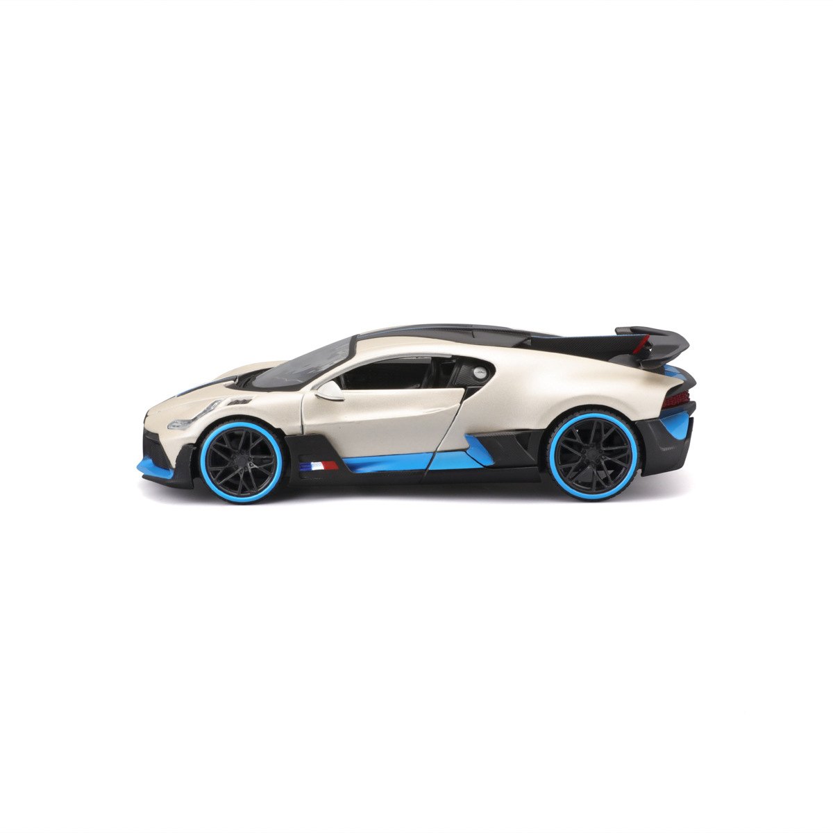 2018 Divo White: No package: Image 23