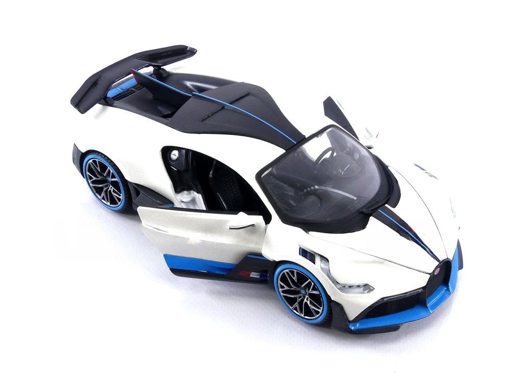 2018 Divo White: No package: Image 3