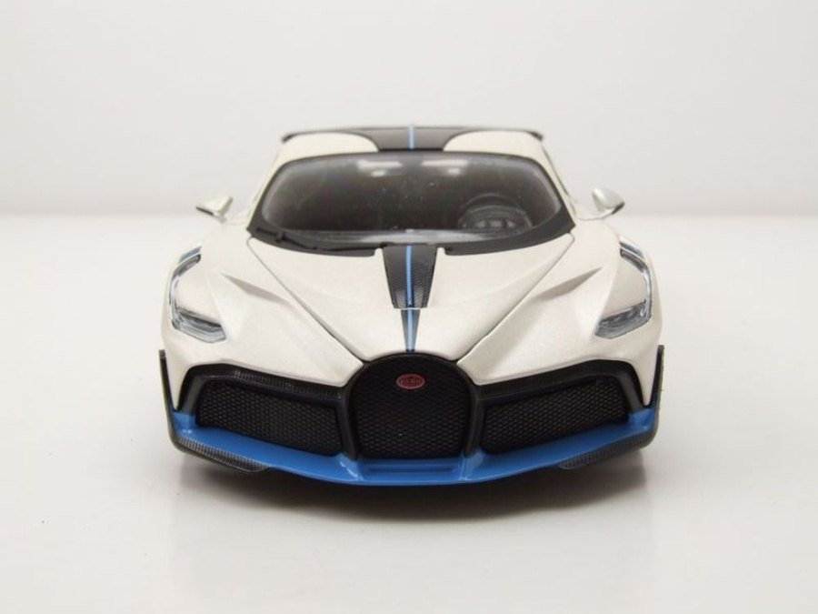 2018 Divo White: No package: Image 13