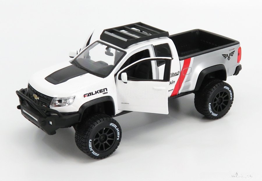 2017 Colorado ZR2 PICK UP: No package: Image 3