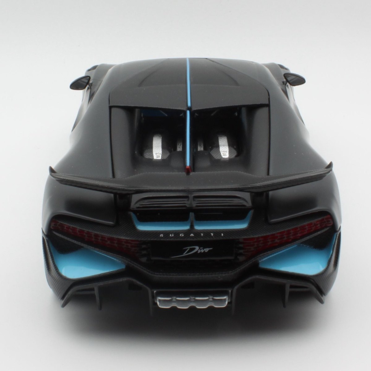 2018 Divo Black: No package: Image 18