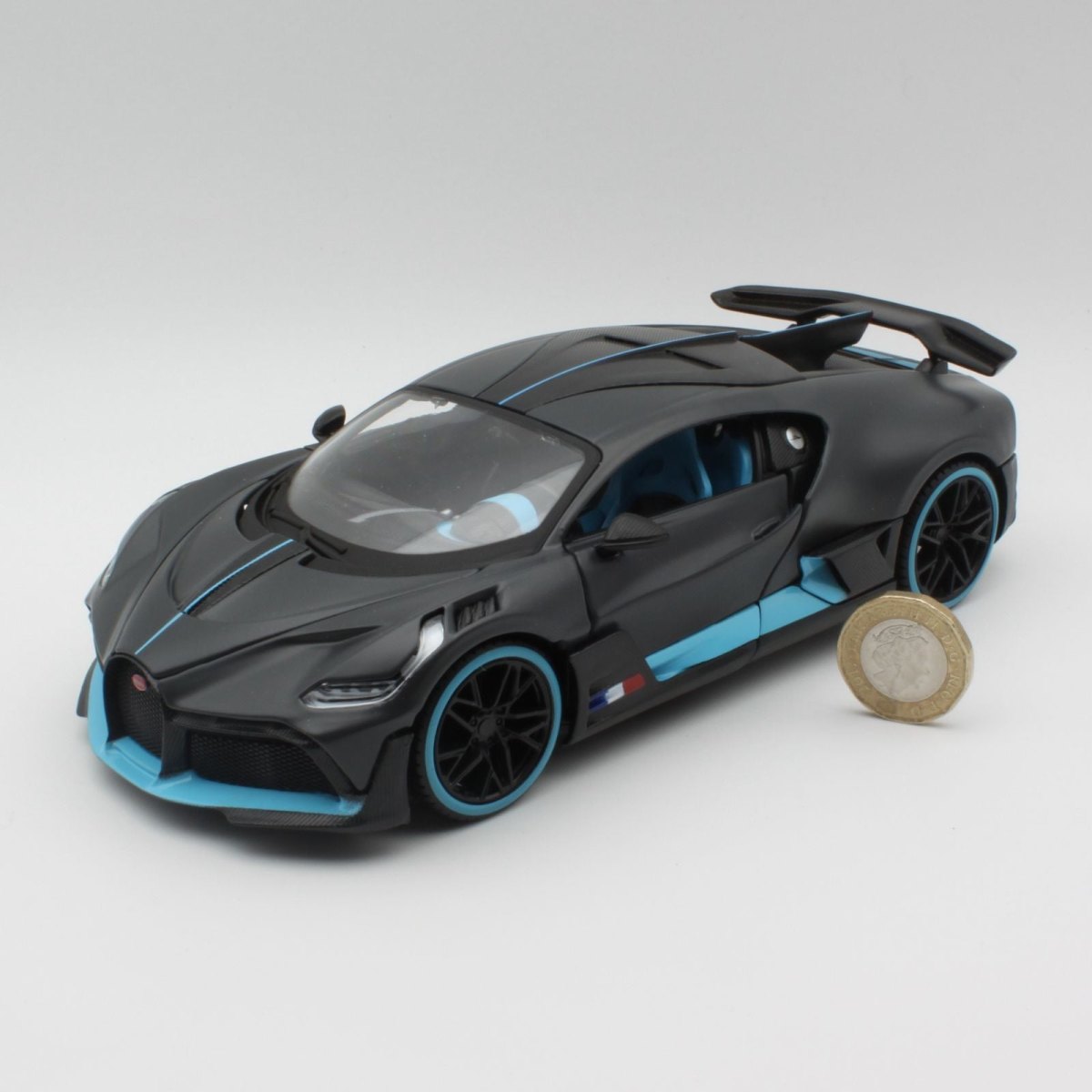 2018 Divo Black: No package: Image 19