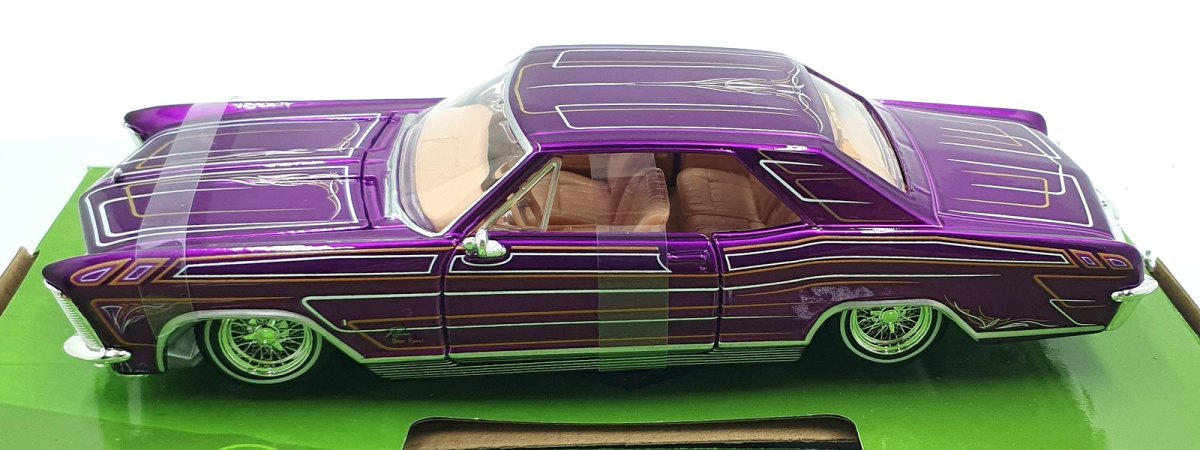 1965 Riviera Purple: No package: Image 4