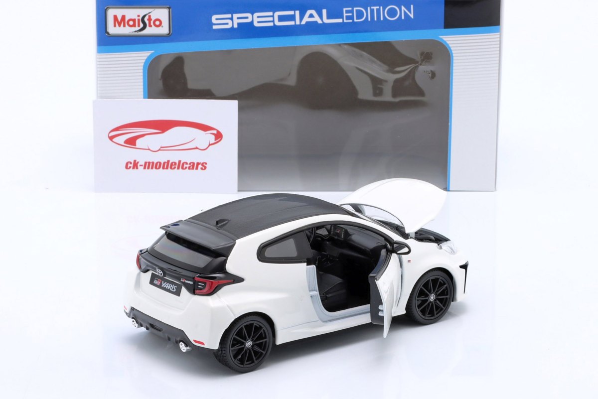 2021 GR Yaris White: No package: Image 19