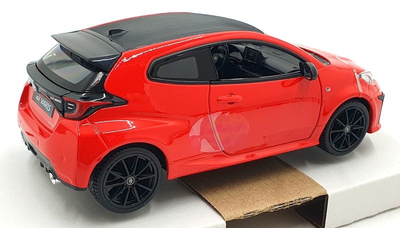 2021 GR Yaris White: No package: Image 12