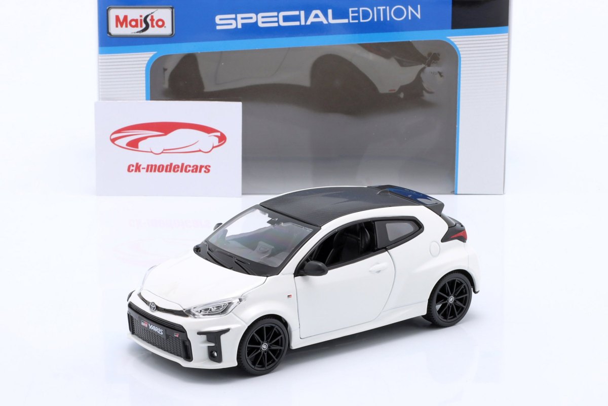 2021 GR Yaris White: No package: Image 17