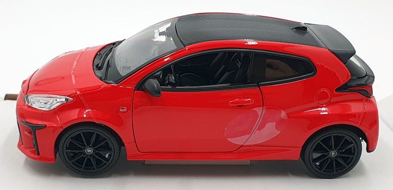 2021 GR Yaris White: No package: Image 13