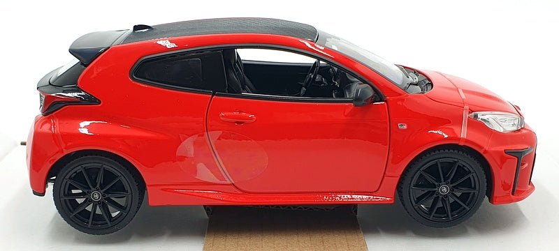 2021 GR Yaris White: No package: Image 14