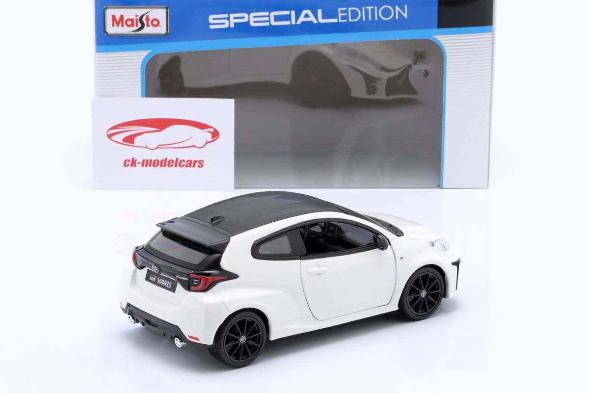 2021 GR Yaris White: No package: Image 20