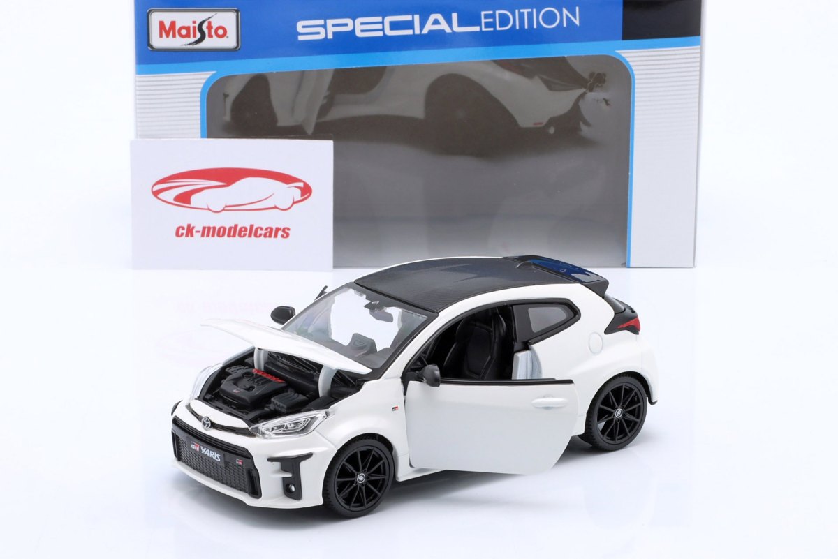 2021 GR Yaris White: No package: Image 18