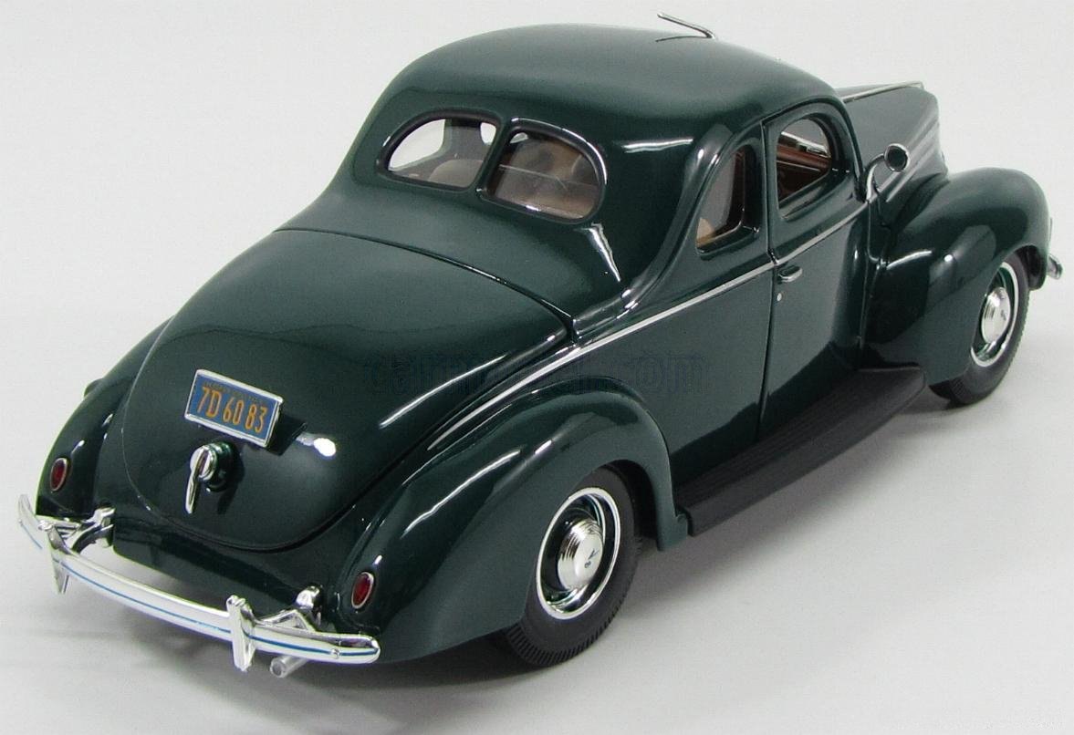 1939 Deluxe 2-Door Blue: No package: Image 2