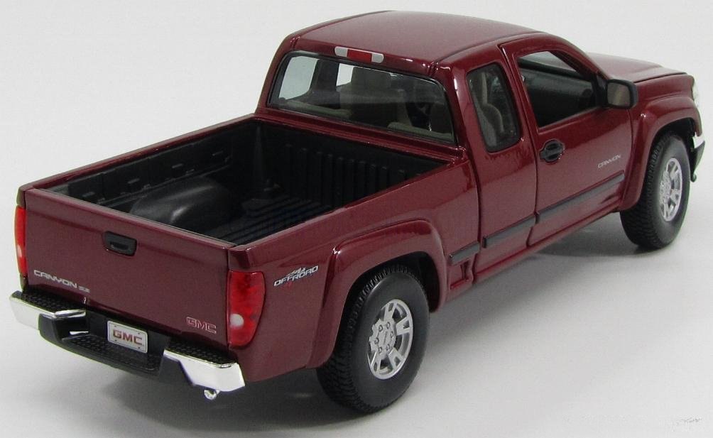 2004 Canyon Pick-UP 2-Door Red: No package: Image 2