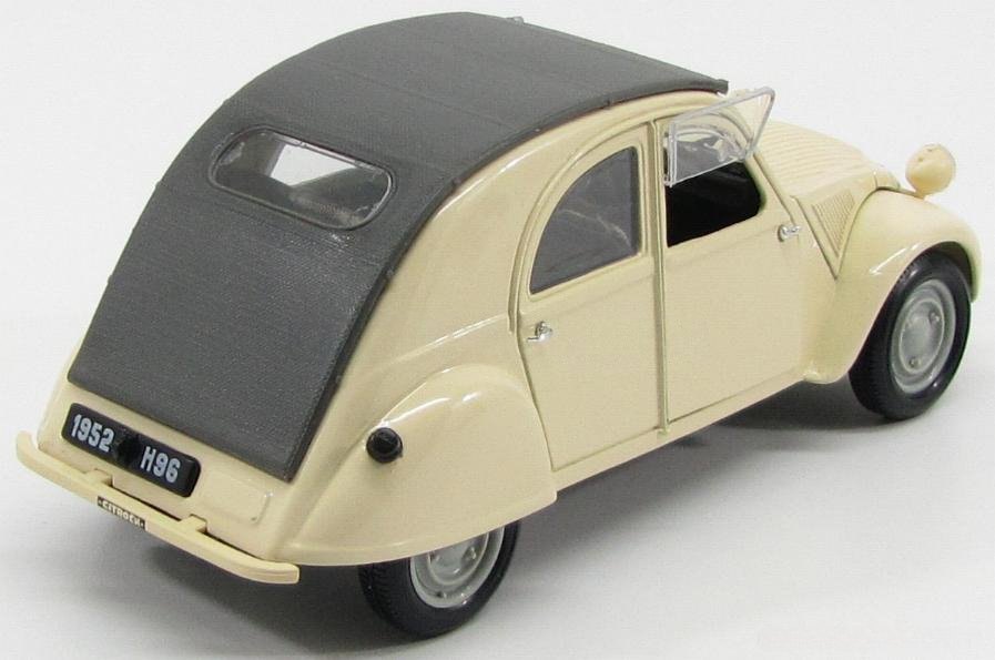 1952 2CV Cream: No package: Image 2