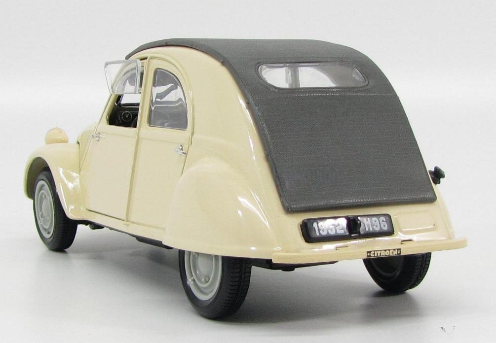 1952 2CV Cream: No package: Image 5