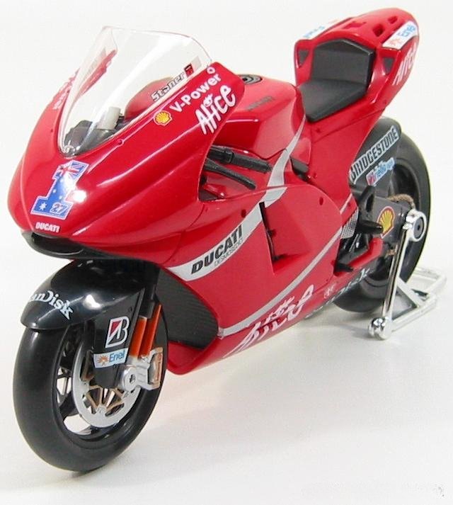 2008 Desmosedici Red: No package: Image 5