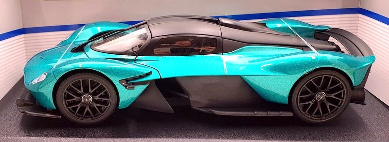 2022 Valkyrie Green: No package: Image 6