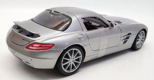 2010 SLS AMG Silver: No package: Image 6