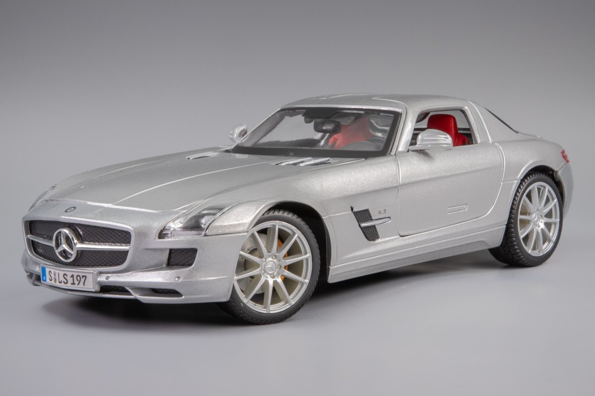 2010 SLS AMG Silver: No package: Image 11