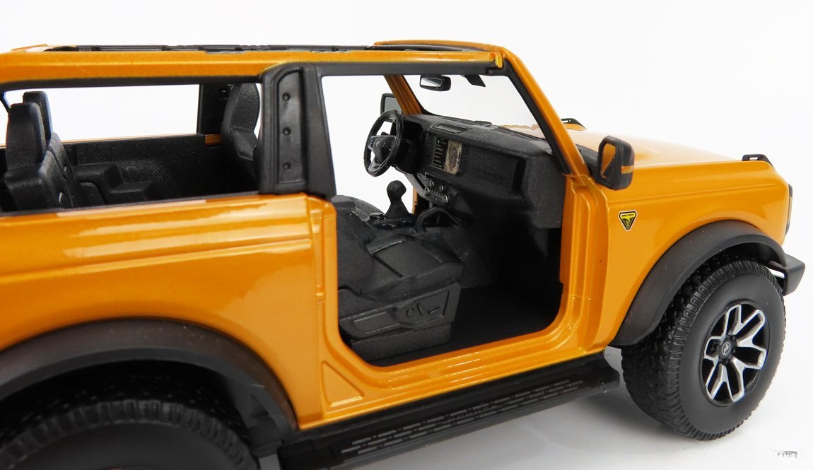 2021 Bronco Badlands Blue: No package: Image 18
