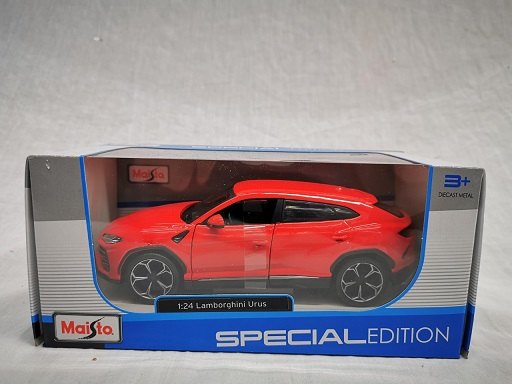 2018 Urus Red: No package: Image 4