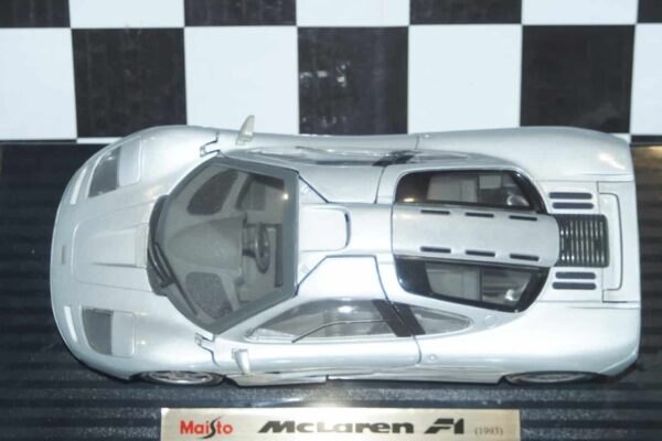 1993 F1 Roadcar Silver: No package: Image 12