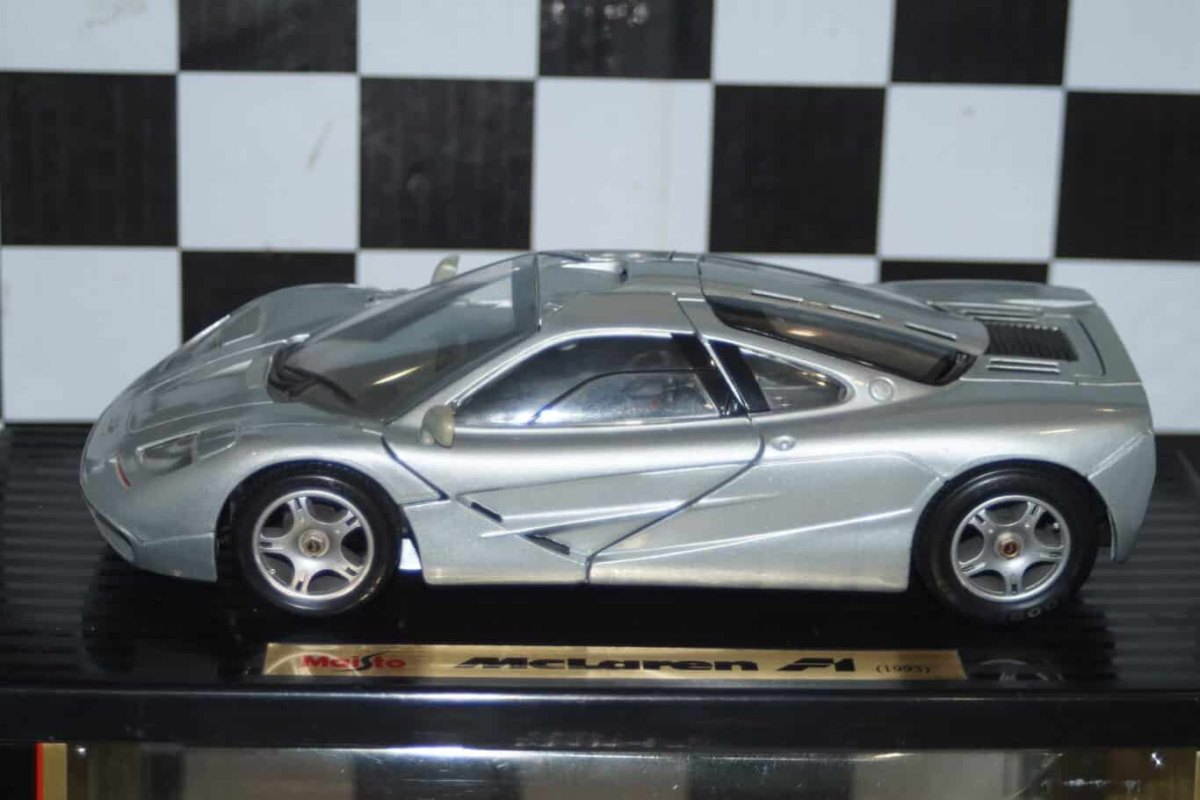 1993 F1 Roadcar Silver: No package: Image 2