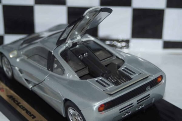 1993 F1 Roadcar Silver: No package: Image 13
