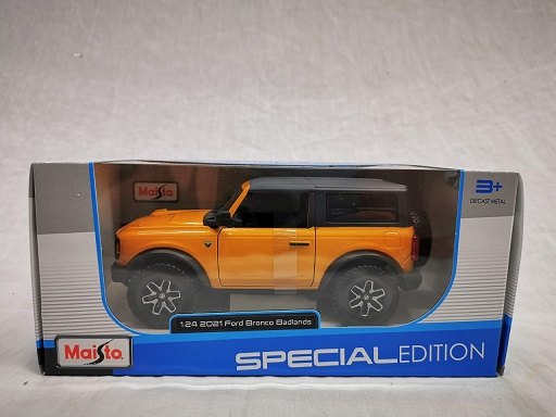 2021 Bronco Badlands Orange: No package: Image 4