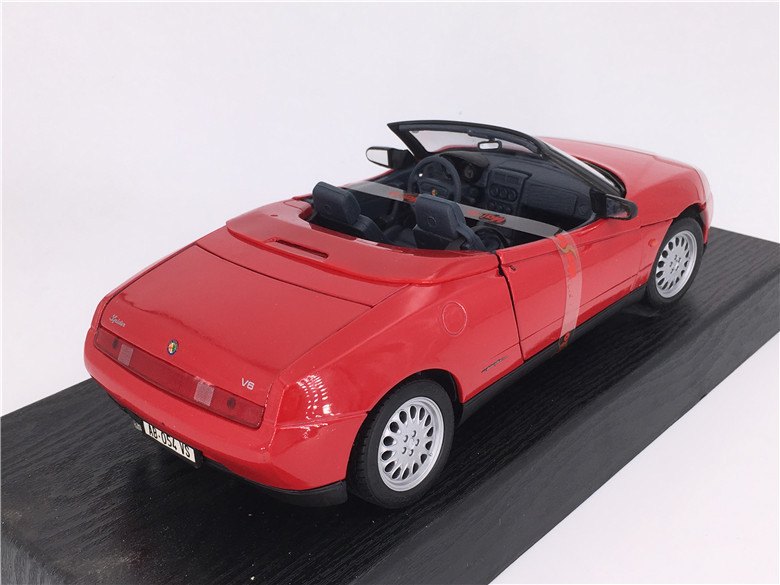 1995 GTV Spider Red: No package: Image 8