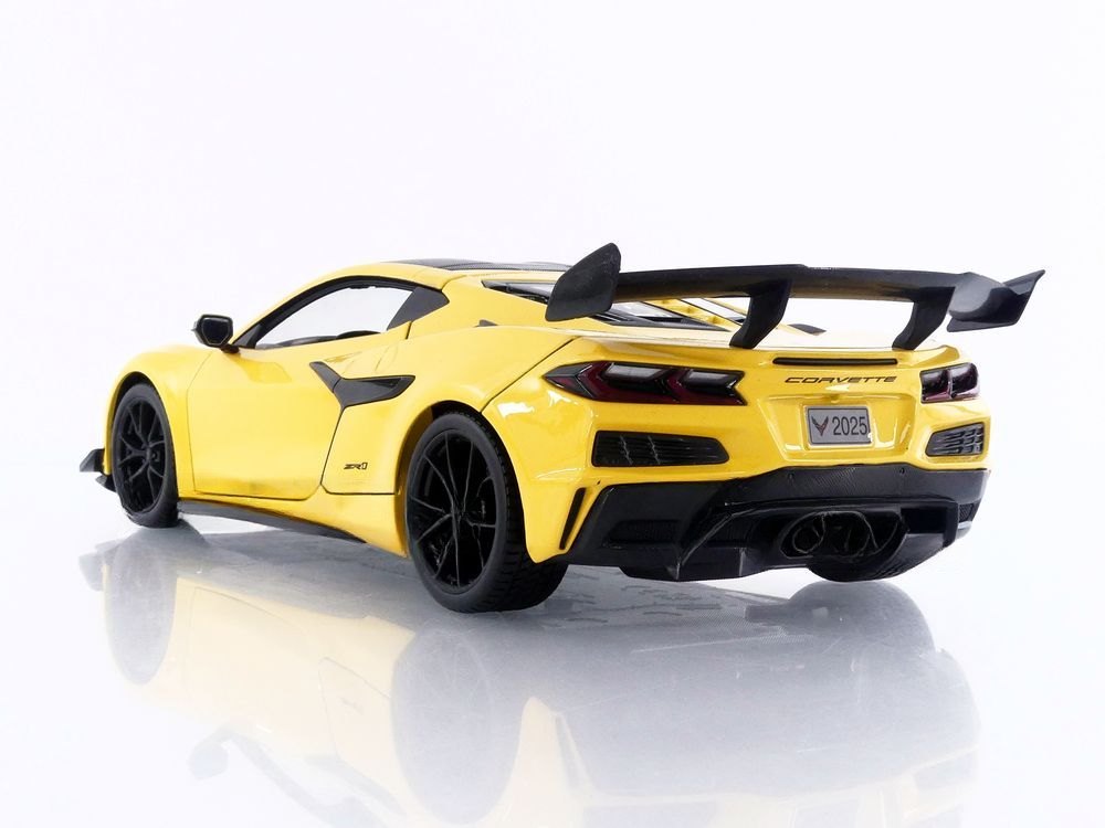 2025 Corvette C7 ZR1: No package: Image 8