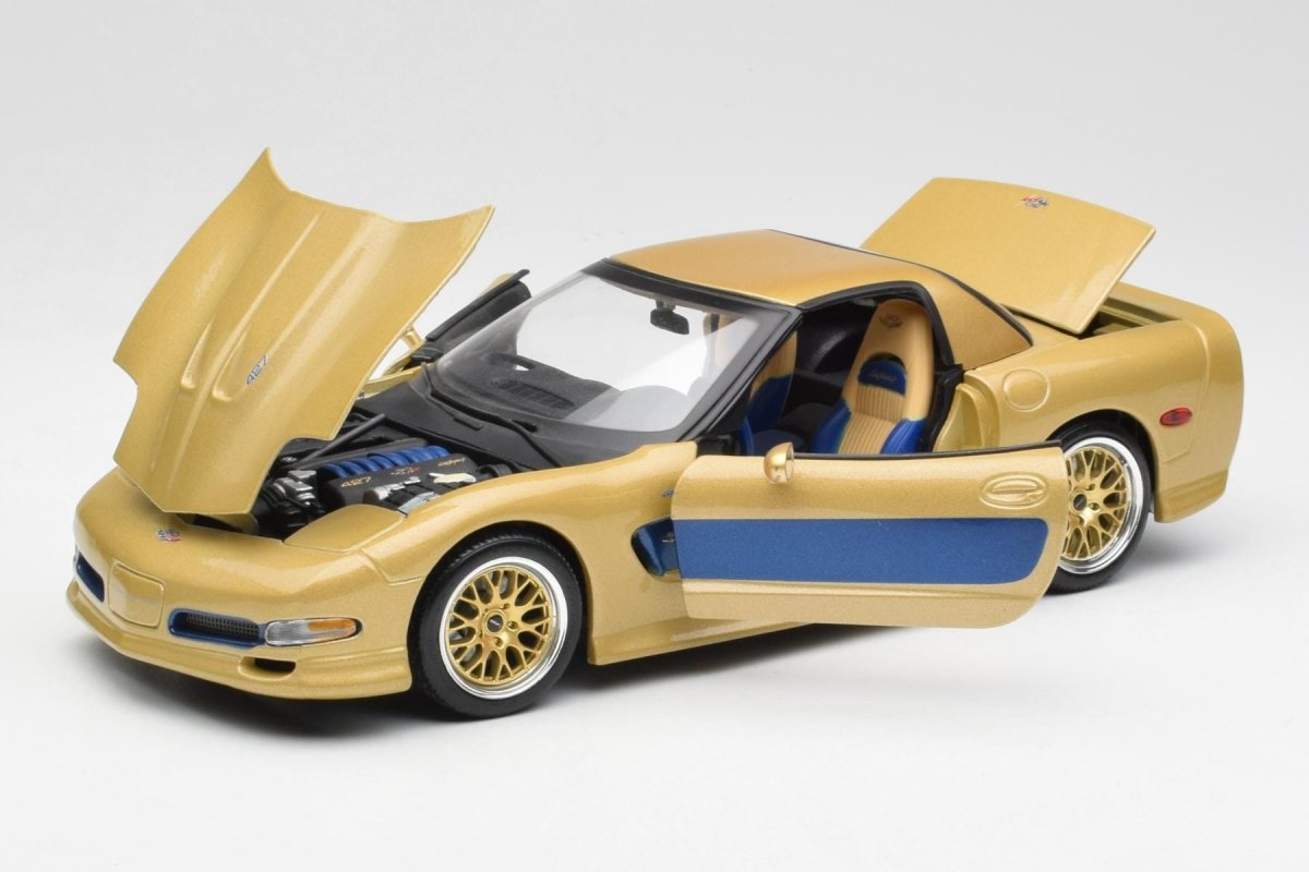 2003 Corvette (C5) Gold: No package: Image 3
