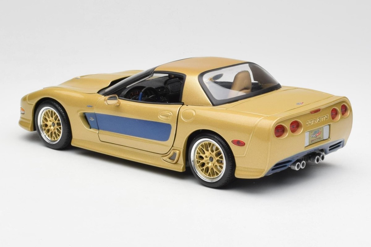 2003 Corvette (C5) Gold: No package: Image 8