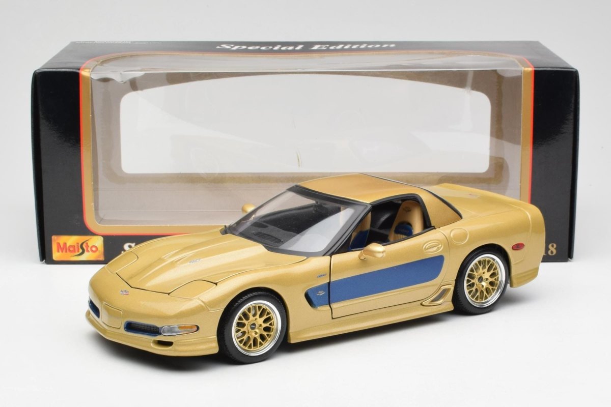 2003 Corvette (C5) Gold: No package: Image 9