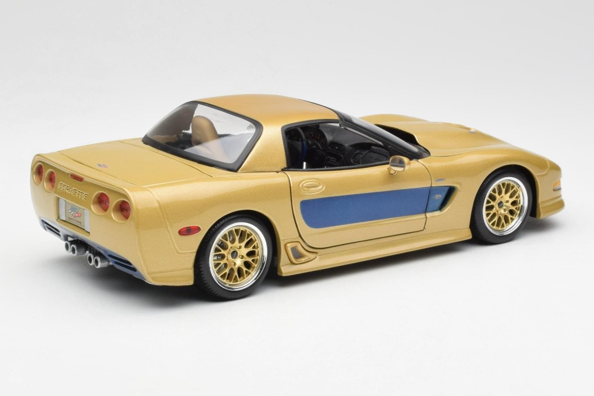 2003 Corvette (C5) Gold: No package: Image 4