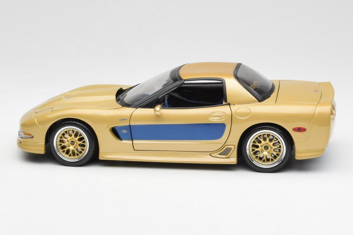 2003 Corvette (C5) Gold: No package: Image 5