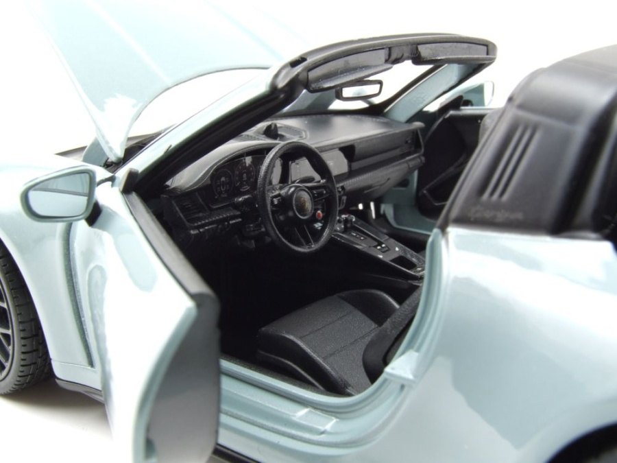 2025 911 (992.2) Targa 4 GTS Blue: No package: Image 11
