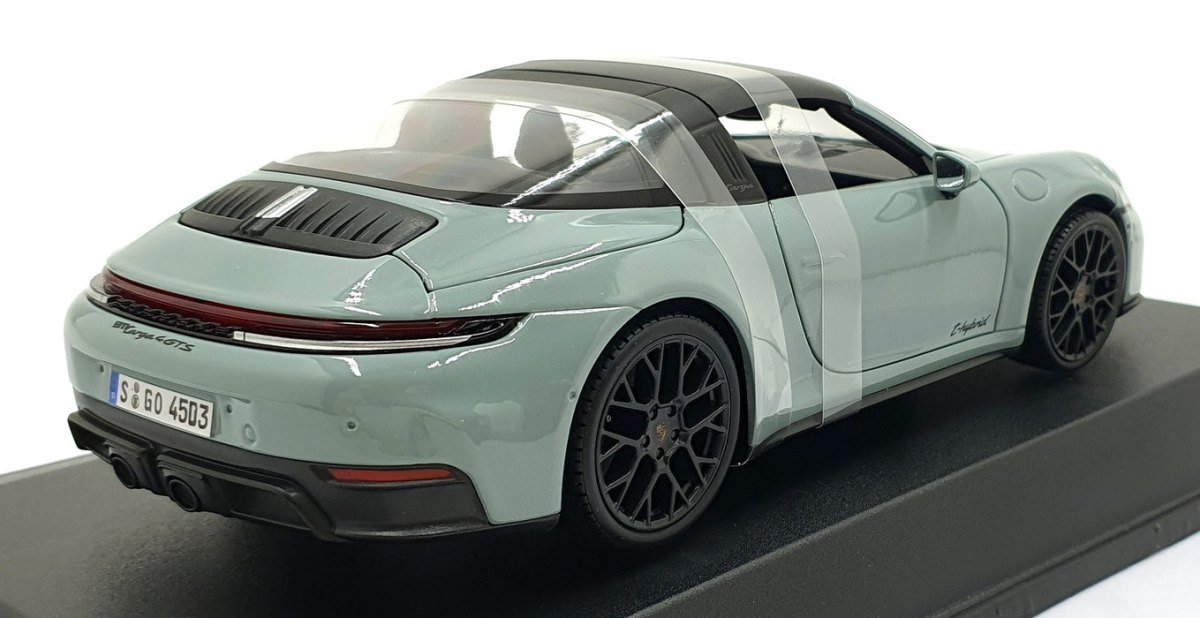 2025 911 (992.2) Targa 4 GTS Blue: No package: Image 4