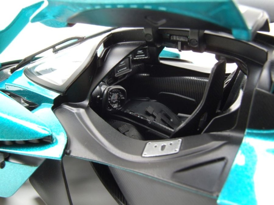 2022 Valkyrie Green: No package: Image 6